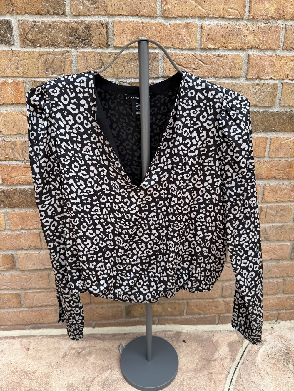 Sincerely Jules Black White Leopard Print Puff Sleeve Blouse Size S